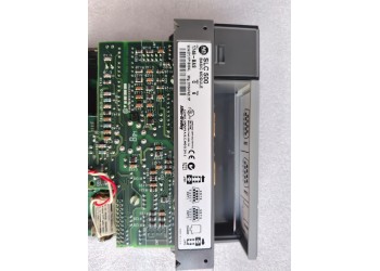 ALLEN-BRADLEY 1746-BAS ALLEN-BRADLEY 1746BAS SLC 500 BASIC MODULE
