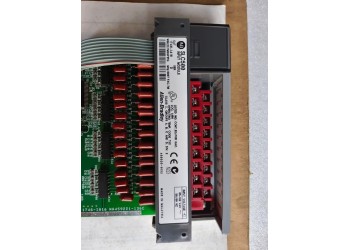 ALLEN-BRADLEY 1746-IA16 ALLEN-BRADLEY 1746IA16 SLC 500 115 VAC INPUT MODULE