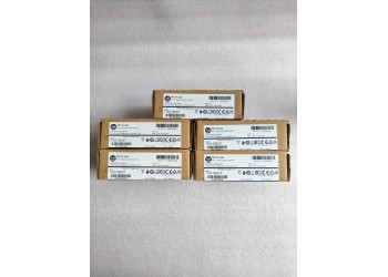 ALLEN-BRADLEY 1762-OB32T ALLENBRADLEY 1762OB32T MICROLOGIX 32PT. 24VDC SOURCE OUTPUT MODULE