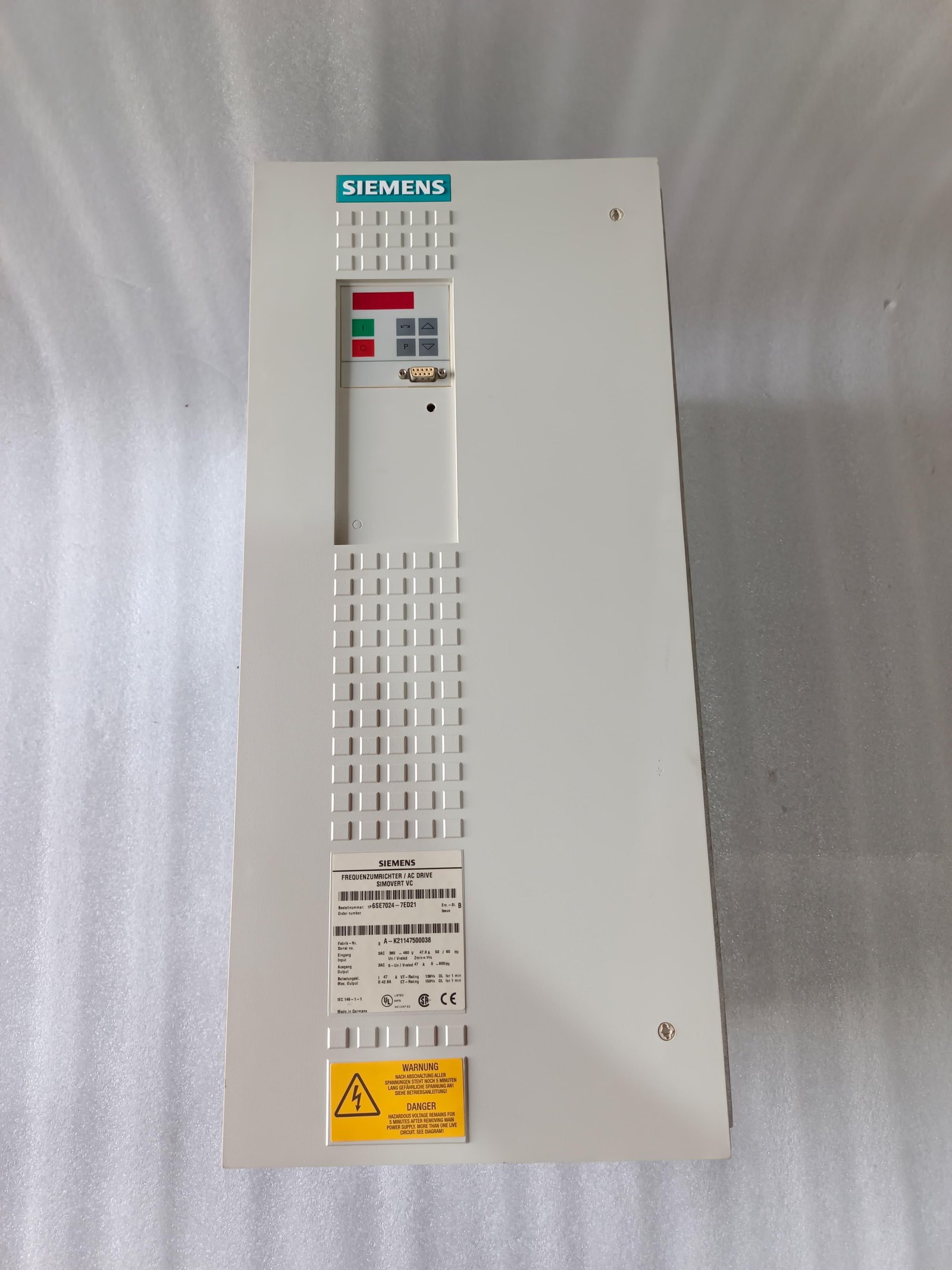 6SE7024-7ED21 SIEMENS 6SE7024-7ED21