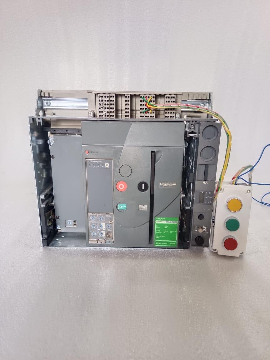 EASYPACT SPS08F SCHNEIDER SPS08F SCHNEIDER 800AMP 4POL AIR CIRCUIT BREAKER