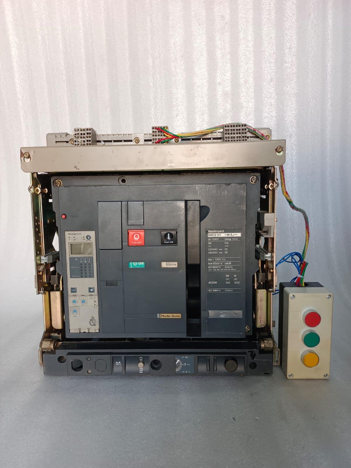 MERLIN GERIN NW32 H1 AIR CIRCUIT BREAKER SCHNEIDER NW32H1 AIR CIRCUIT BREAKER SCHNEIDER ACB