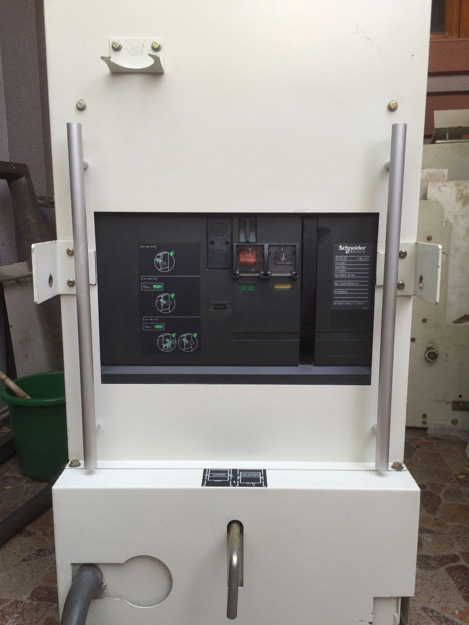 Vaccum Circuit Breaker Schneider 11KV-132KV